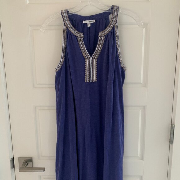 Sonoma Dresses & Skirts - EUC Sonoma Embroidered Neckline Dress